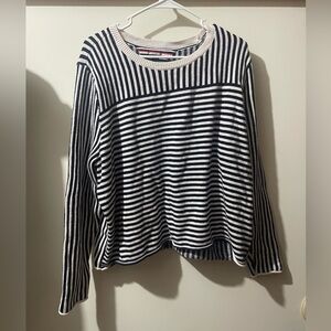 Large Tommy Hilfiger sweater